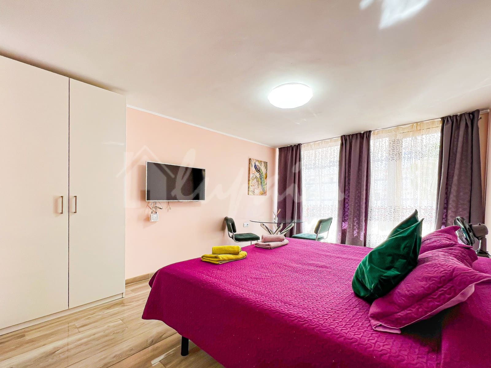 Leilighet til salgs i Playa de las Americas med svømmebasseng - € 240 000 (Ref: 9330062)