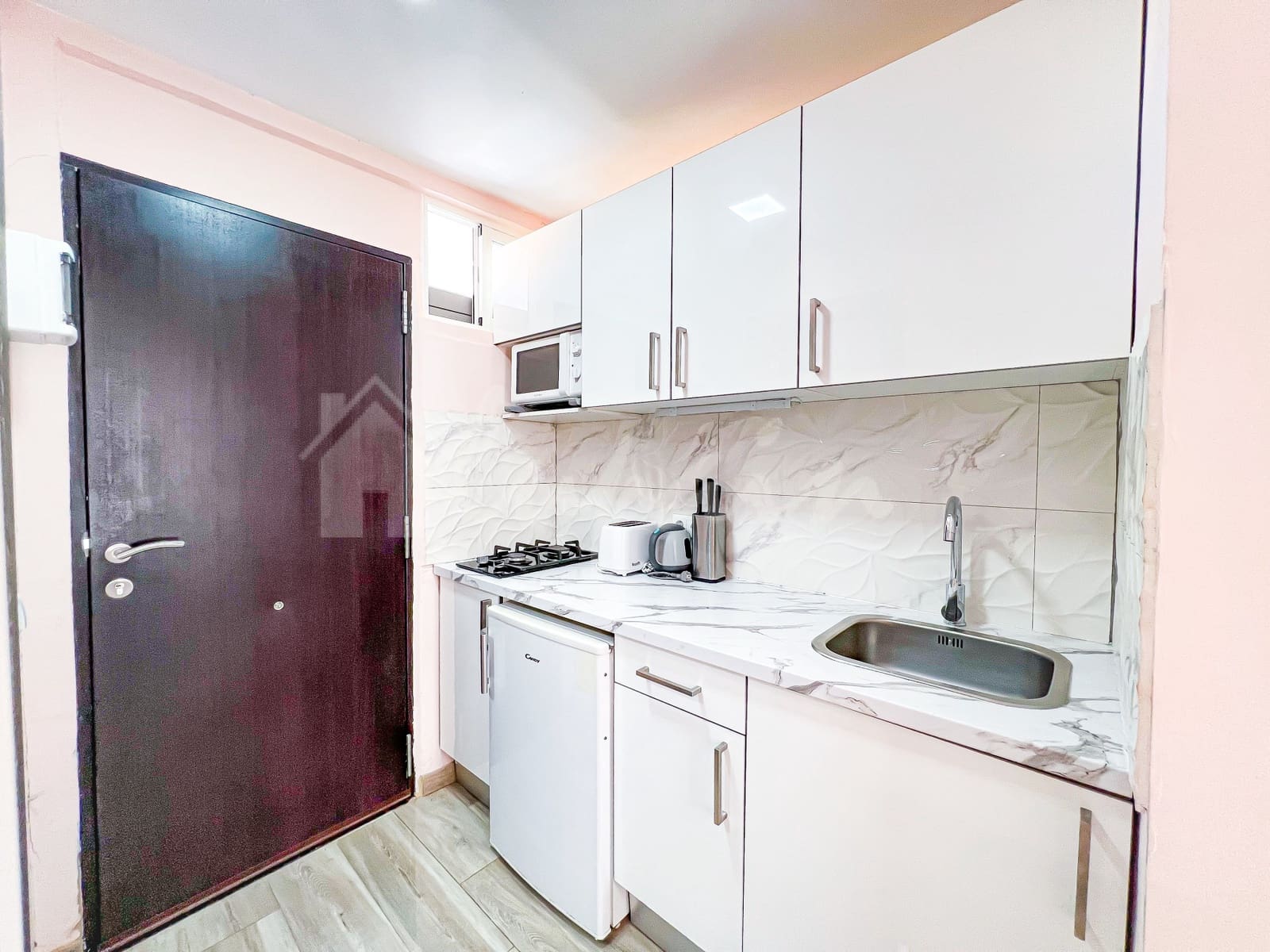 Leilighet til salgs i Playa de las Americas med svømmebasseng - € 240 000 (Ref: 9330062)