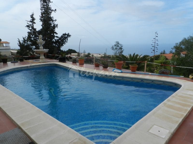 3 bedroom Villa for sale in Guia de Isora with pool garage - € 1,850,000 (Ref: 9330063)