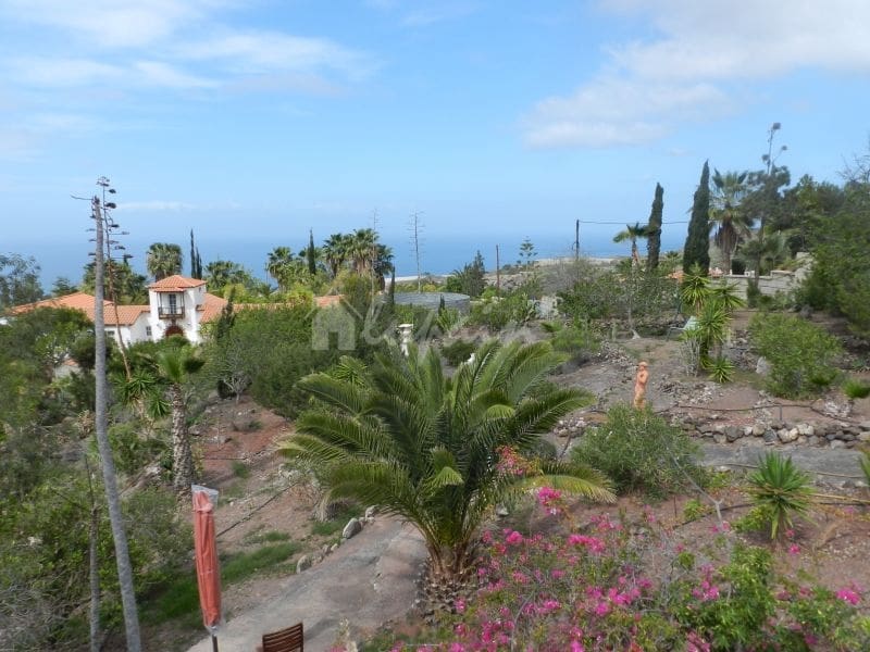 3 bedroom Villa for sale in Guia de Isora with pool garage - € 1,850,000 (Ref: 9330063)
