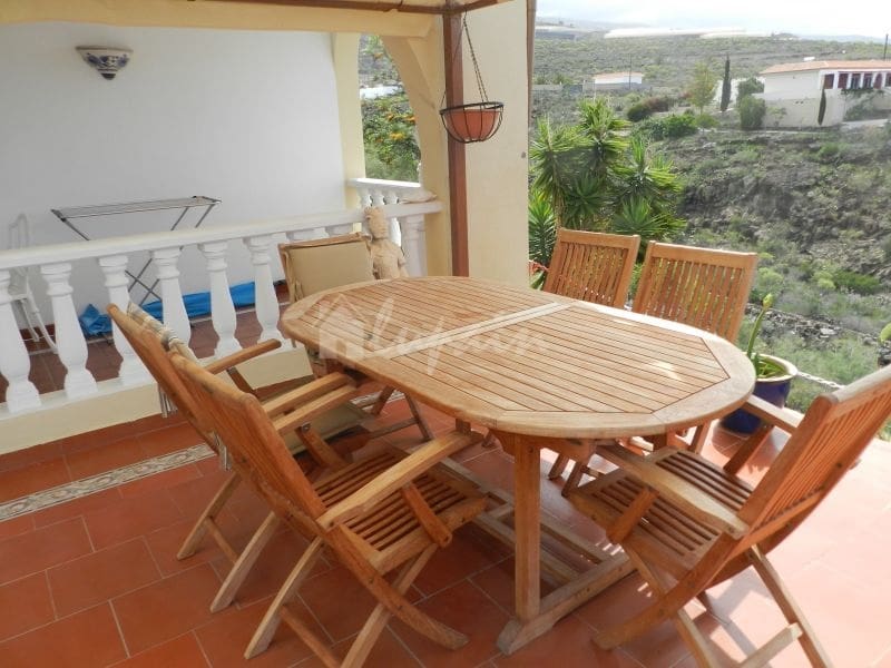 3 bedroom Villa for sale in Guia de Isora with pool garage - € 1,850,000 (Ref: 9330063)