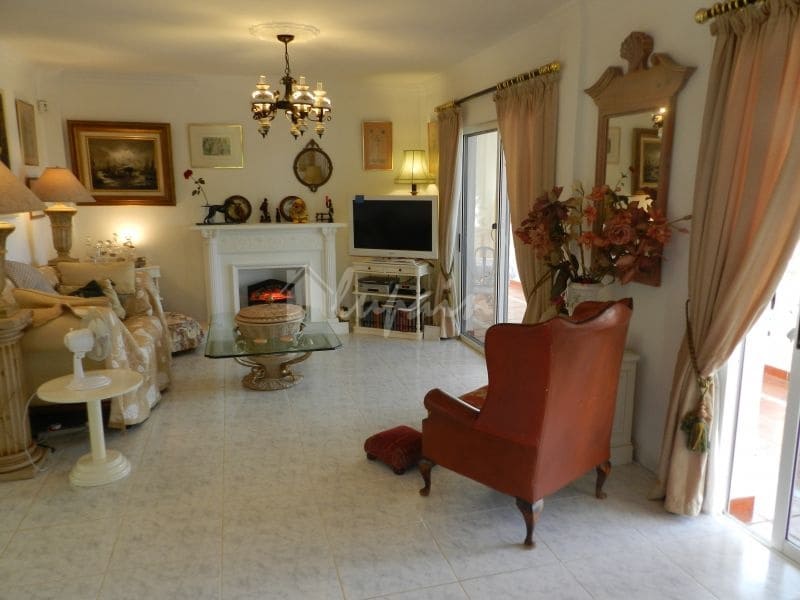 3 bedroom Villa for sale in Guia de Isora with pool garage - € 1,850,000 (Ref: 9330063)