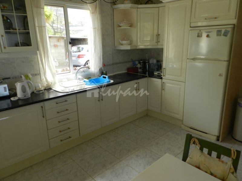 3 bedroom Villa for sale in Guia de Isora with pool garage - € 1,850,000 (Ref: 9330063)