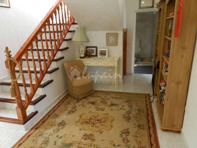 3 bedroom Villa for sale in Guia de Isora with pool garage - € 1,850,000 (Ref: 9330063)