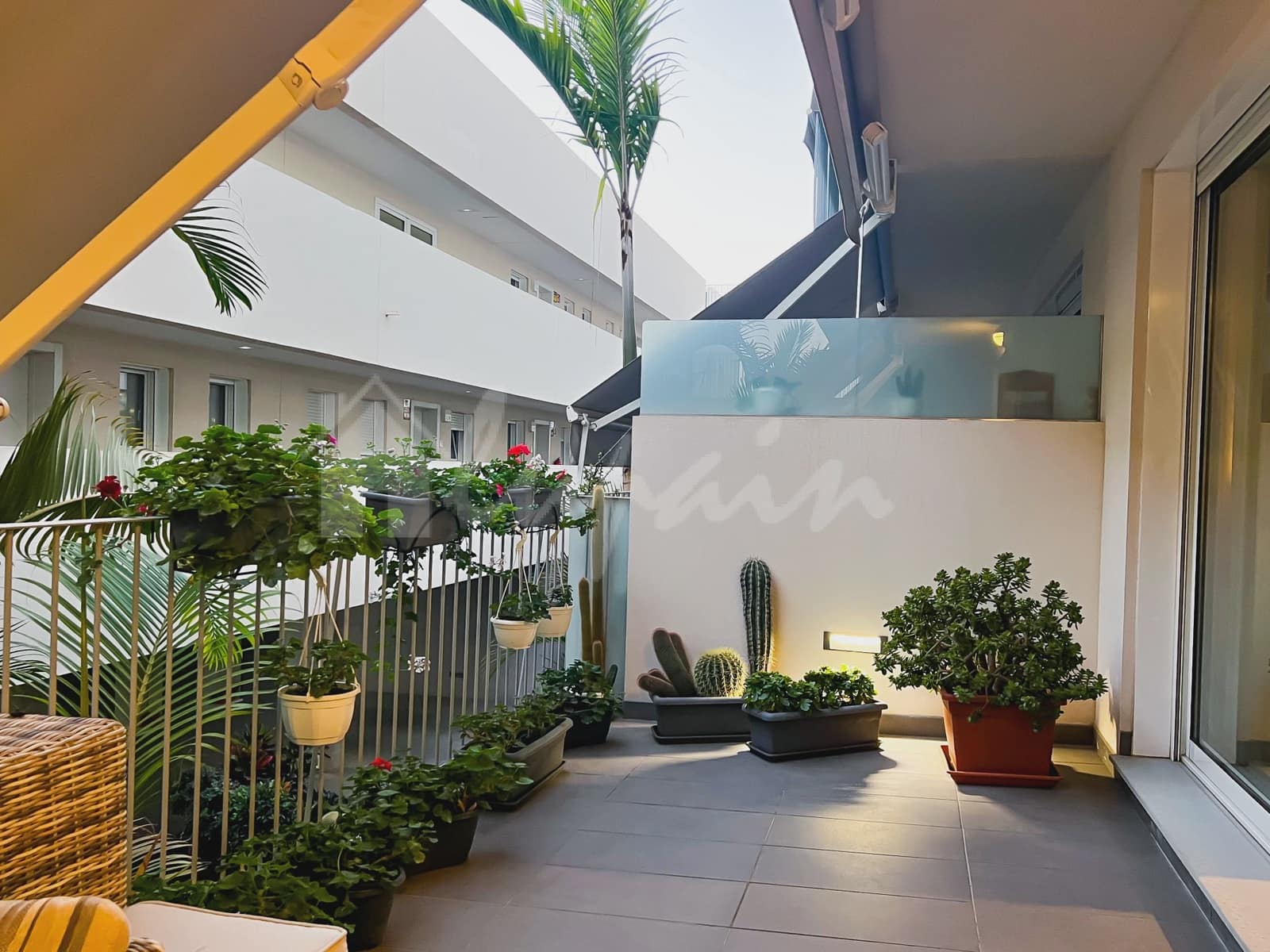 2 soverom Leilighet til salgs i Adeje med svømmebasseng - € 350 000 (Ref: 9337115)