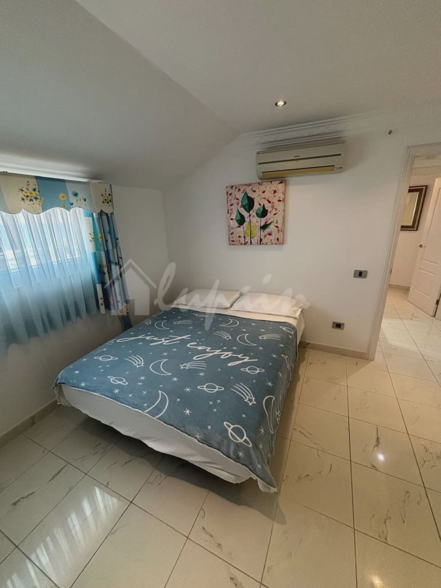 3 Zimmer Apartment zu verkaufen in Playa de las Americas mit Pool - 1.300.000 € (Ref: 9337116)