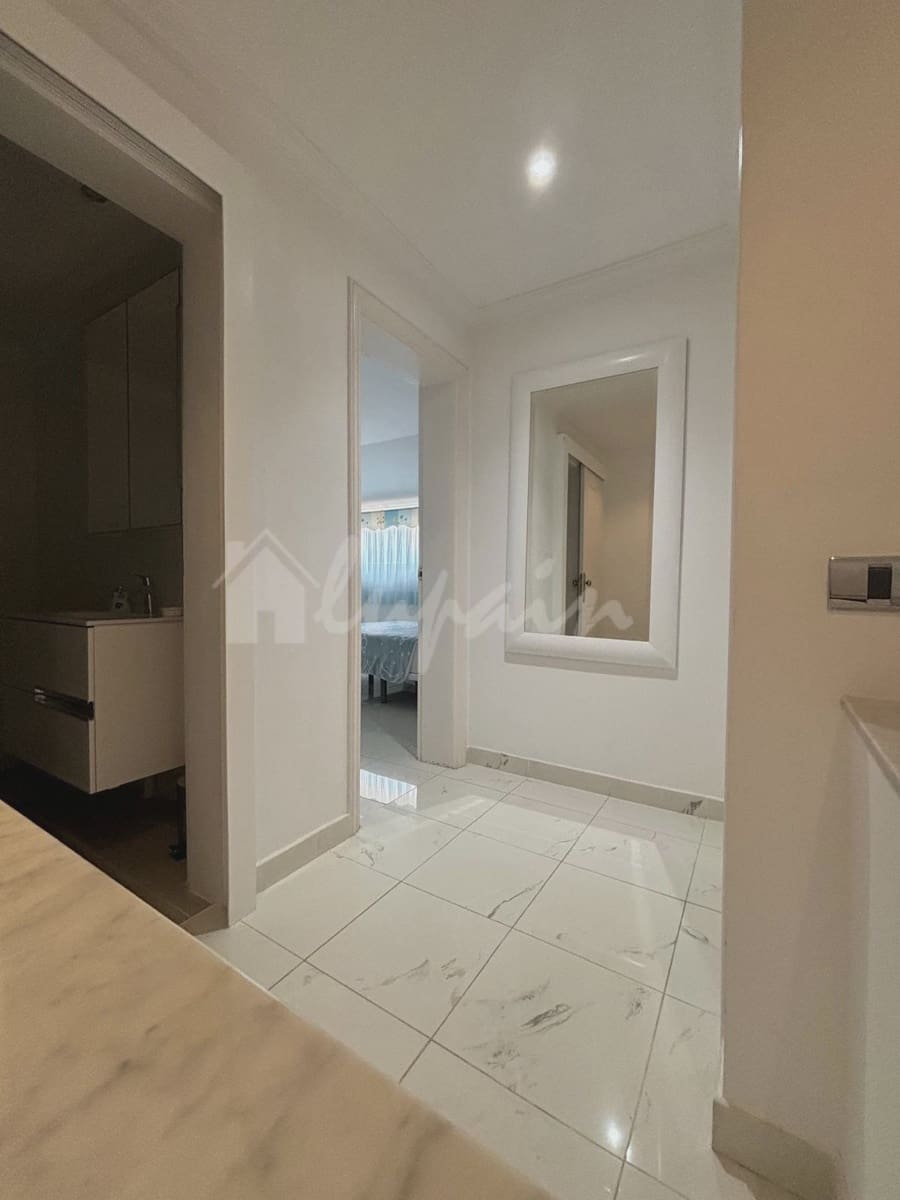 3 Zimmer Apartment zu verkaufen in Playa de las Americas mit Pool - 1.300.000 € (Ref: 9337116)