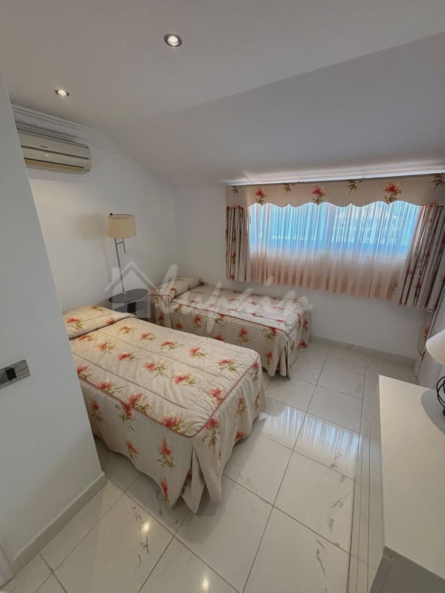 3 Zimmer Apartment zu verkaufen in Playa de las Americas mit Pool - 1.300.000 € (Ref: 9337116)