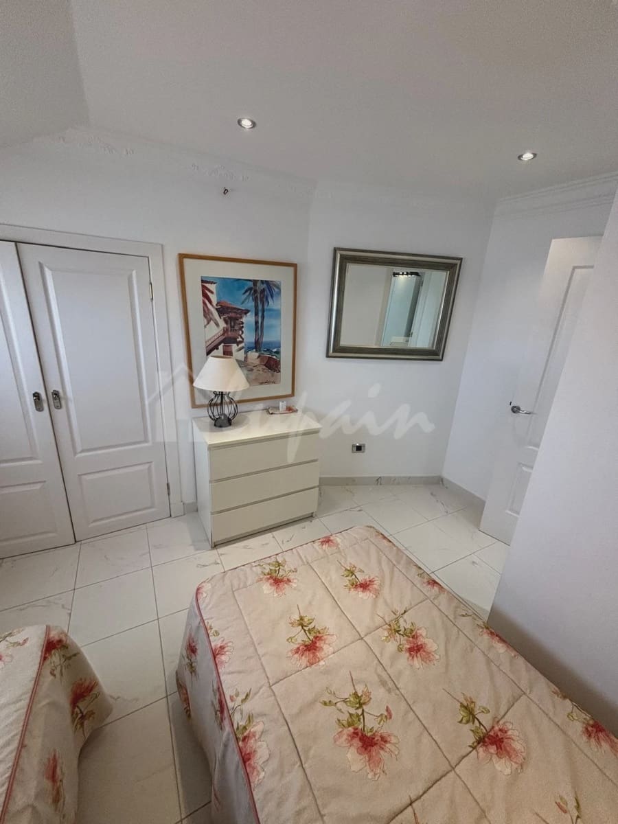 3 Zimmer Apartment zu verkaufen in Playa de las Americas mit Pool - 1.300.000 € (Ref: 9337116)