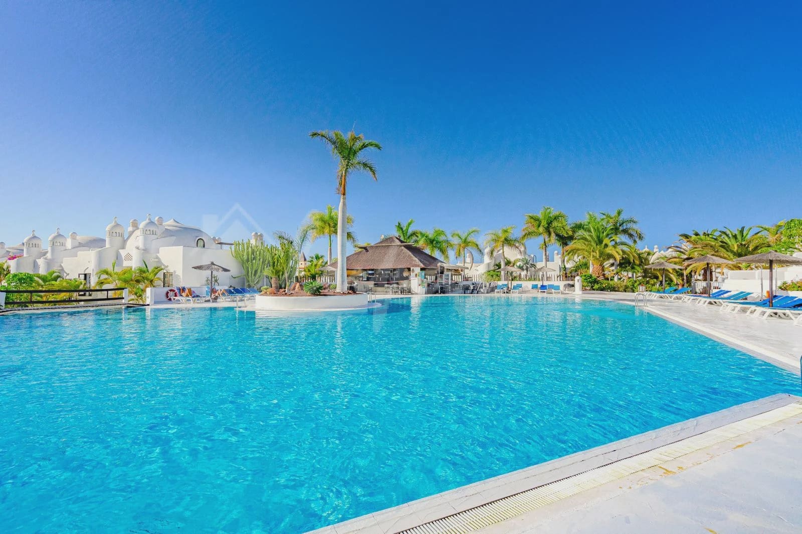 3 bedroom Apartment for sale in Playa Paraiso with pool - € 425,000 (Ref: 9337117)