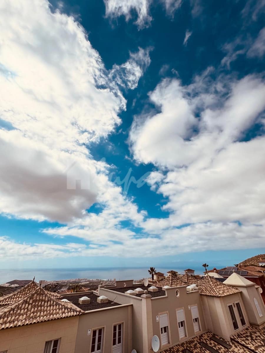 3 bedroom Townhouse for sale in Chayofa with garage - € 375,000 (Ref: 9337125)