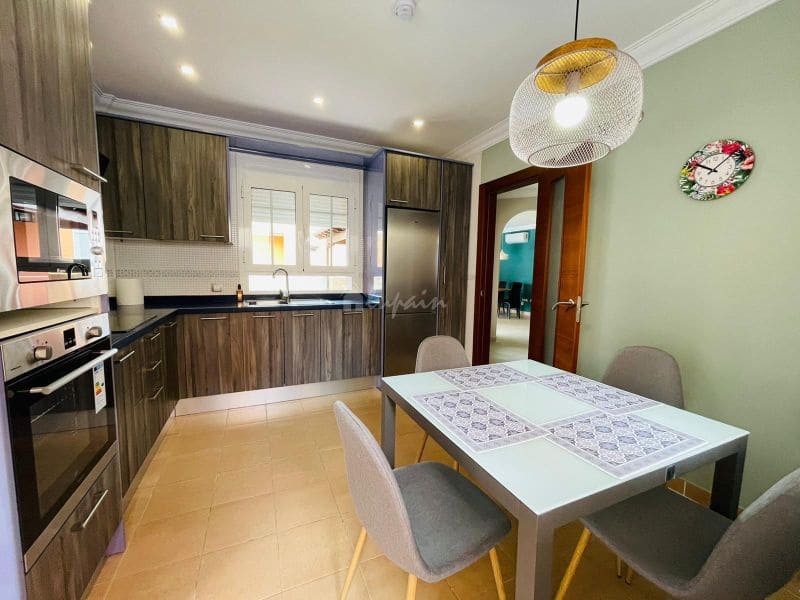 Chalet de 4 habitaciones en Los Cristianos en venta con piscina - 795.000 € (Ref: 9337126)