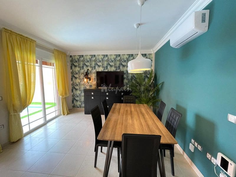 Chalet de 4 habitaciones en Los Cristianos en venta con piscina - 795.000 € (Ref: 9337126)