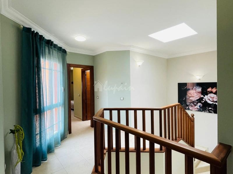 Chalet de 4 habitaciones en Los Cristianos en venta con piscina - 795.000 € (Ref: 9337126)