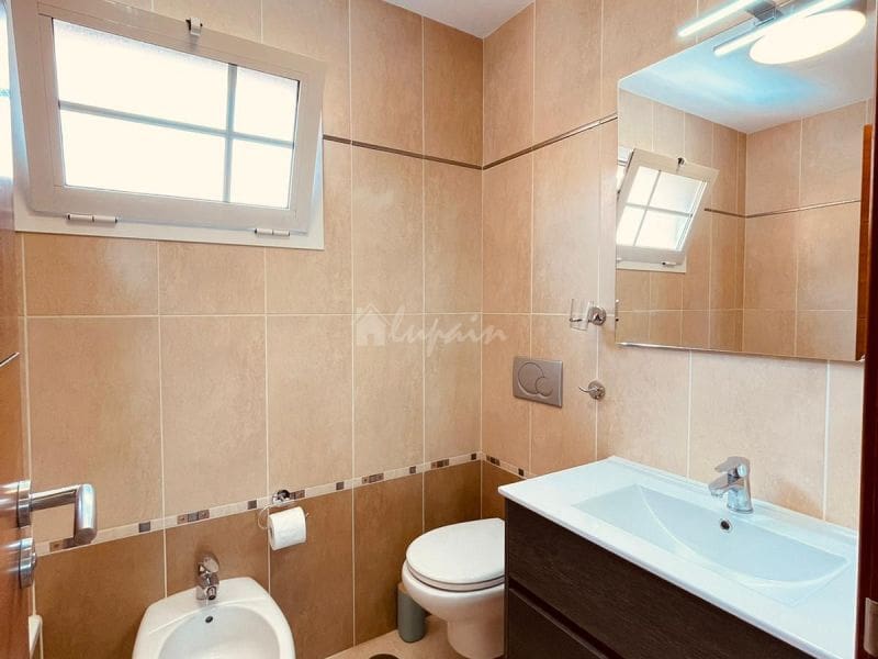 Chalet de 4 habitaciones en Los Cristianos en venta con piscina - 795.000 € (Ref: 9337126)