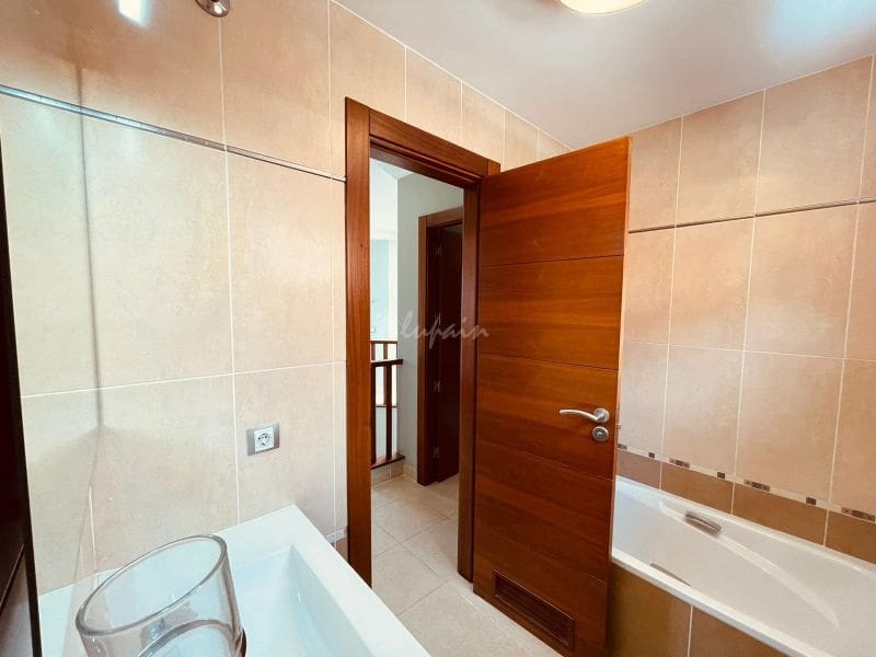 Chalet de 4 habitaciones en Los Cristianos en venta con piscina - 795.000 € (Ref: 9337126)