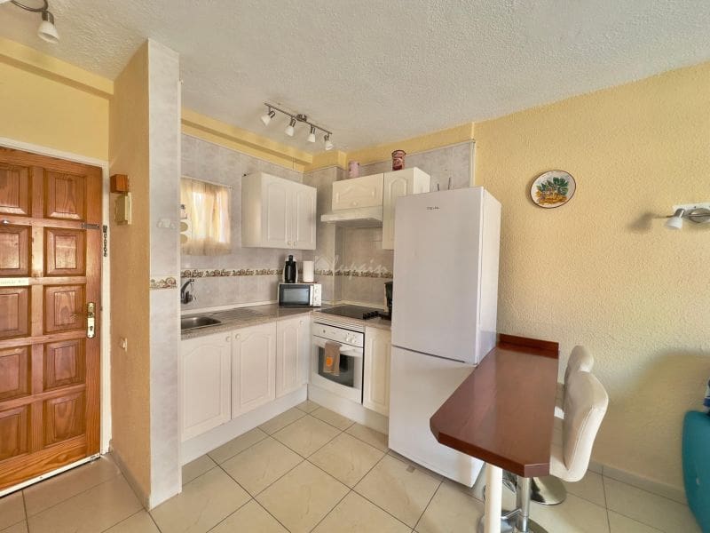 1 chambre Appartement à vendre à Los Cristianos avec piscine - 275 000 € (Ref: 9337127)
