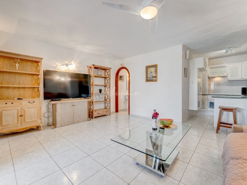 1 makuuhuone Huoneisto myytävänä paikassa Los Cristianos mukana uima-altaan - 315 000 € (Ref: 9337130)