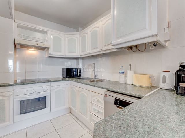 1 makuuhuone Huoneisto myytävänä paikassa Los Cristianos, Arona mukana uima-altaan - 315 000 € (Ref: 9337130)