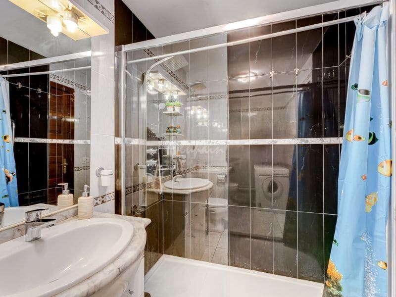 1 makuuhuone Huoneisto myytävänä paikassa Los Cristianos mukana uima-altaan - 315 000 € (Ref: 9337130)