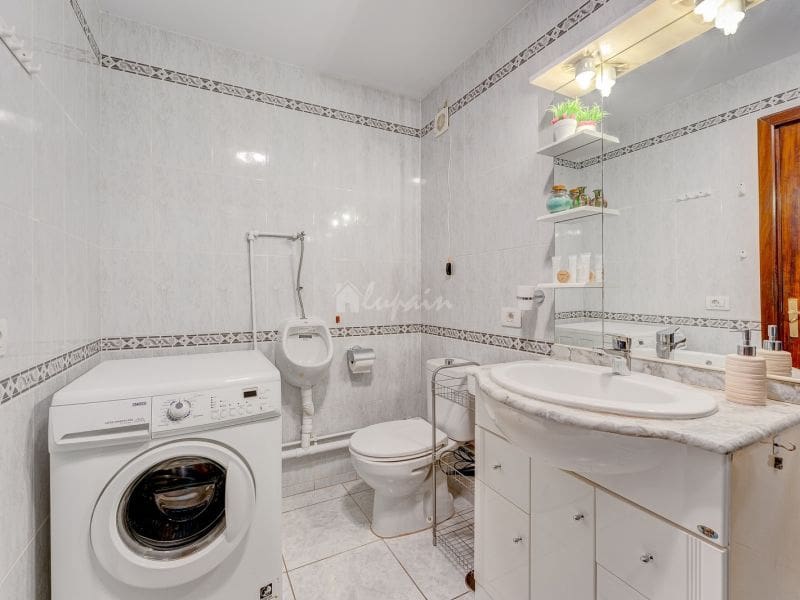 1 makuuhuone Huoneisto myytävänä paikassa Los Cristianos mukana uima-altaan - 315 000 € (Ref: 9337130)