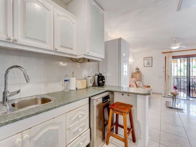 1 makuuhuone Huoneisto myytävänä paikassa Los Cristianos, Arona mukana uima-altaan - 315 000 € (Ref: 9337130)