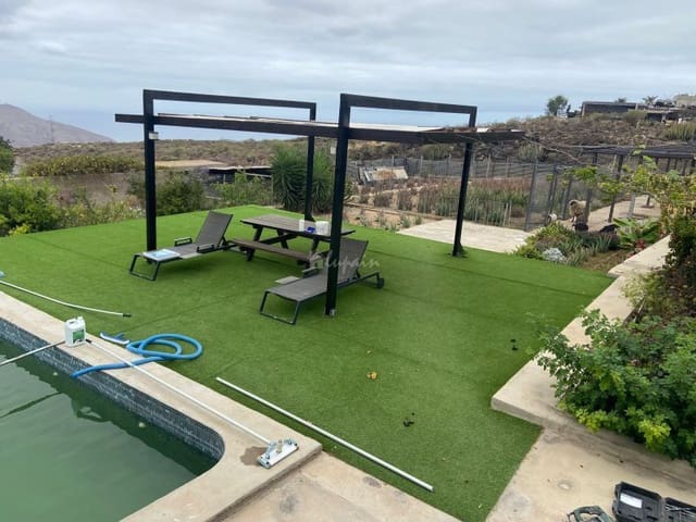 6 slaapkamer Villa te koop in La Camella, Arona met zwembad - € 892.500 (Ref: 9337131)