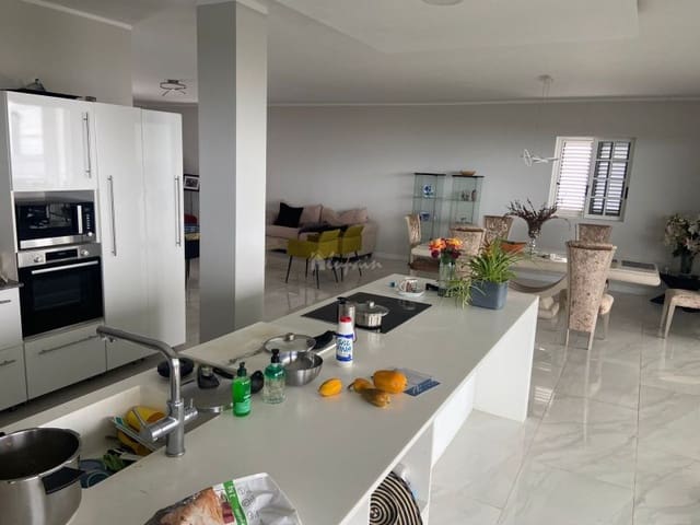 6 slaapkamer Villa te koop in La Camella, Arona met zwembad - € 892.500 (Ref: 9337131)