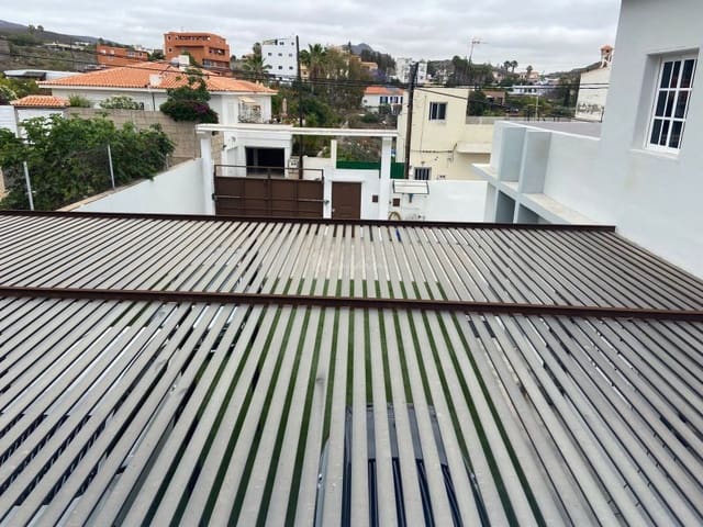 6 slaapkamer Villa te koop in La Camella, Arona met zwembad - € 892.500 (Ref: 9337131)