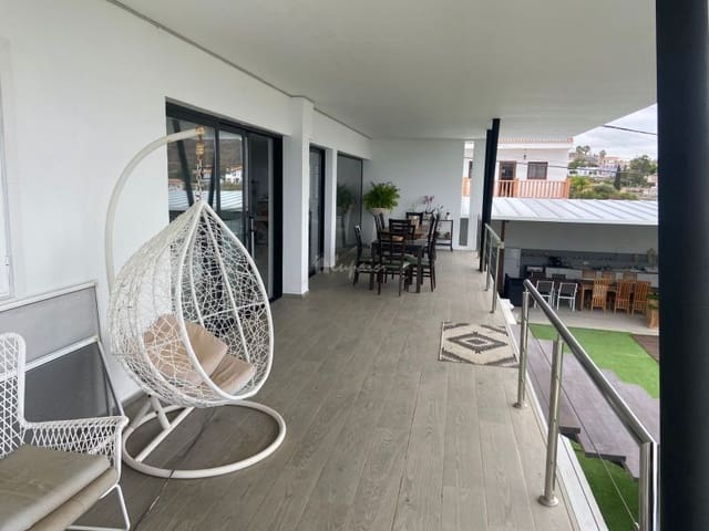 6 slaapkamer Villa te koop in La Camella, Arona met zwembad - € 892.500 (Ref: 9337131)