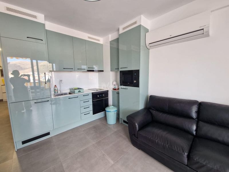 1 soverom Leilighet til salgs i Los Cristianos med svømmebasseng - € 320 000 (Ref: 9337132)