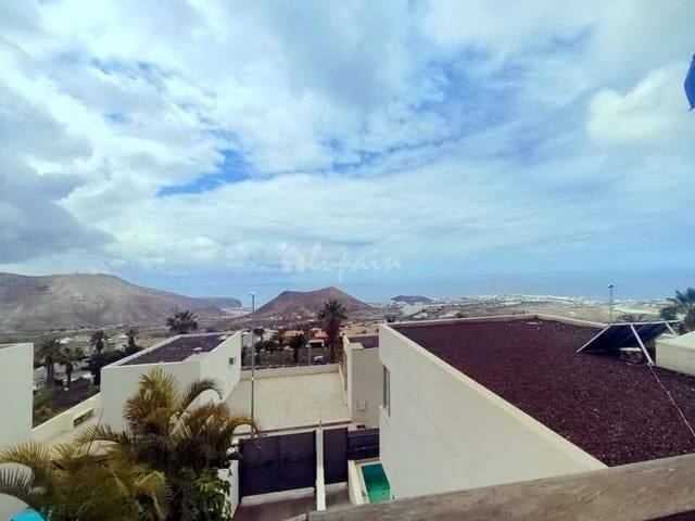 4 makuuhuone Huvila myytävänä paikassa Chayofa, Arona mukana uima-altaan - 999 500 € (Ref: 9337136)