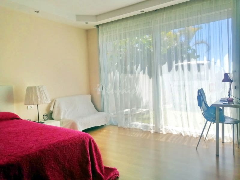 4 makuuhuone Huvila myytävänä paikassa Chayofa mukana uima-altaan - 999 500 € (Ref: 9337136)