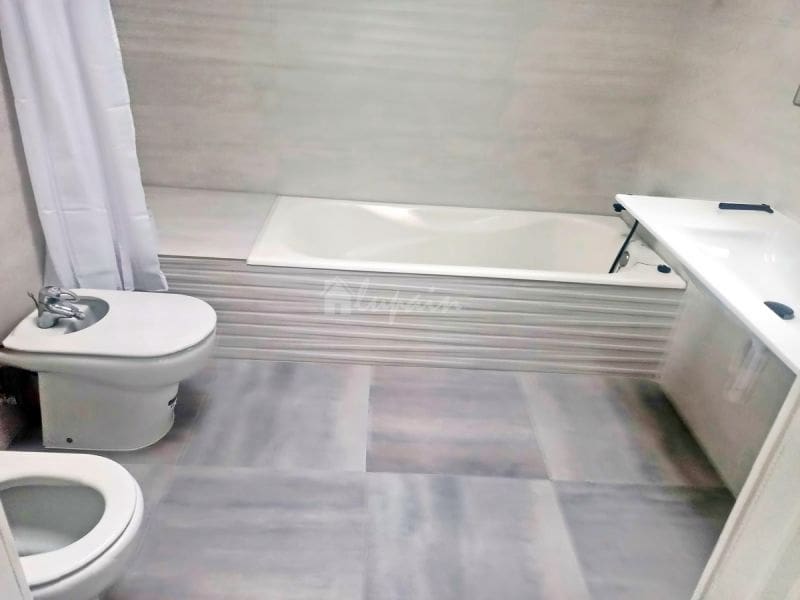 4 makuuhuone Huvila myytävänä paikassa Chayofa mukana uima-altaan - 999 500 € (Ref: 9337136)