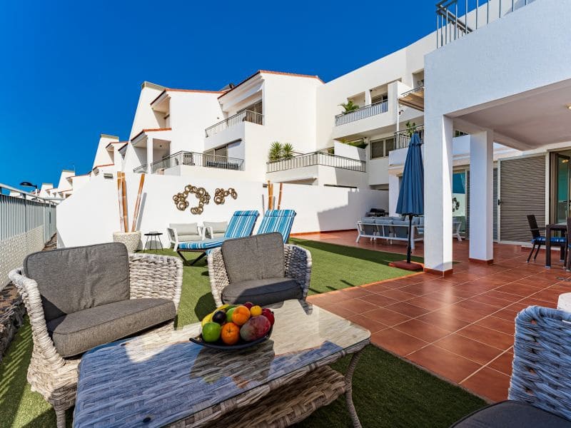 2 sovrum Lägenhet till salu i La Caleta Adeje med pool - 895 000 € (Ref: 9337143)