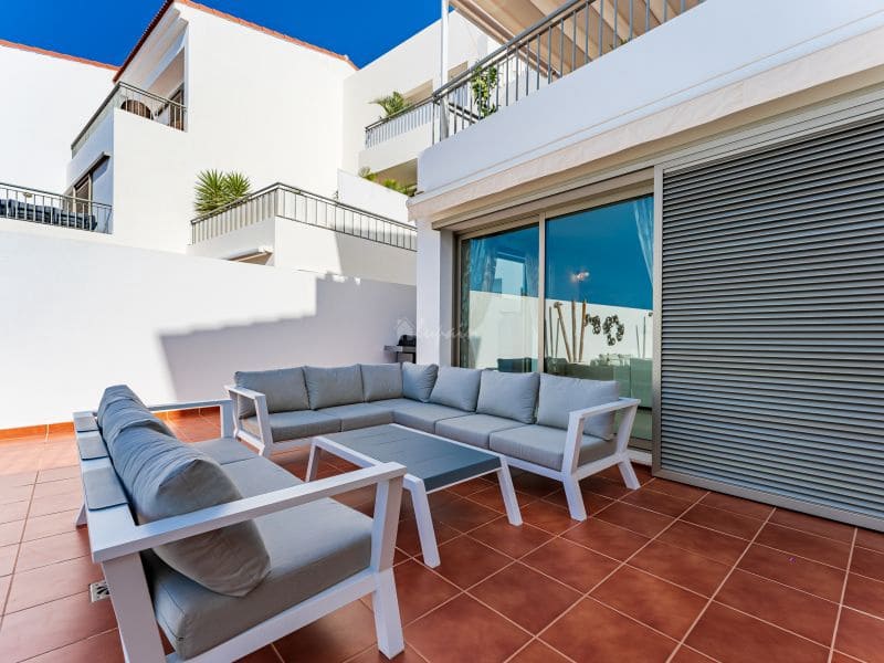 2 sovrum Lägenhet till salu i La Caleta Adeje med pool - 895 000 € (Ref: 9337143)