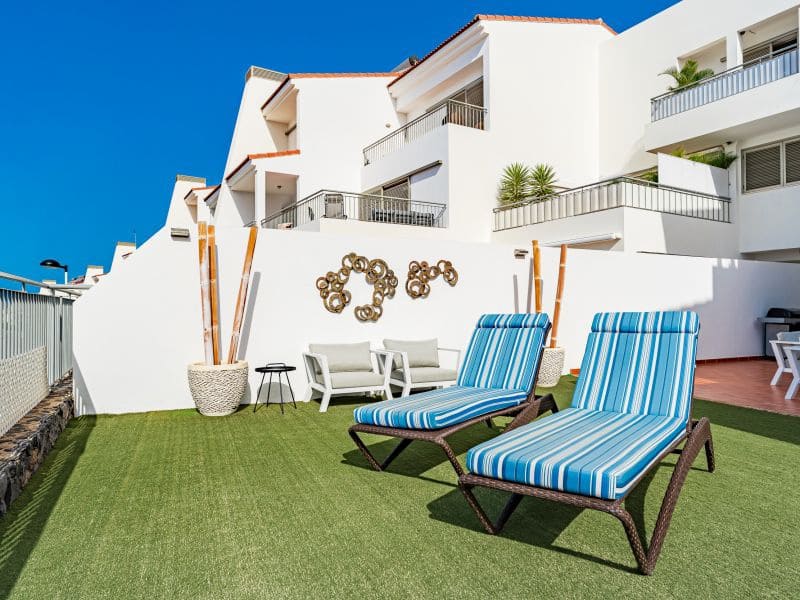 2 sovrum Lägenhet till salu i La Caleta Adeje med pool - 895 000 € (Ref: 9337143)