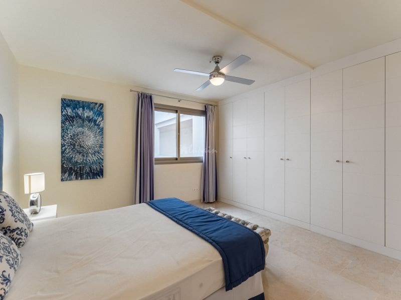 2 sovrum Lägenhet till salu i La Caleta Adeje med pool - 895 000 € (Ref: 9337143)