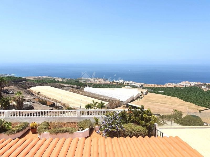 3 bedroom Villa for sale in Los Gigantes with pool - € 1,230,000 (Ref: 9337145)