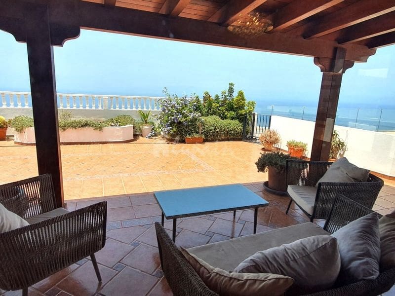 3 bedroom Villa for sale in Los Gigantes with pool - € 1,230,000 (Ref: 9337145)