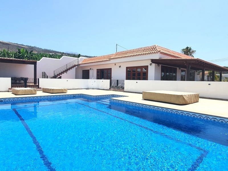 3 bedroom Villa for sale in Los Gigantes with pool - € 1,230,000 (Ref: 9337145)