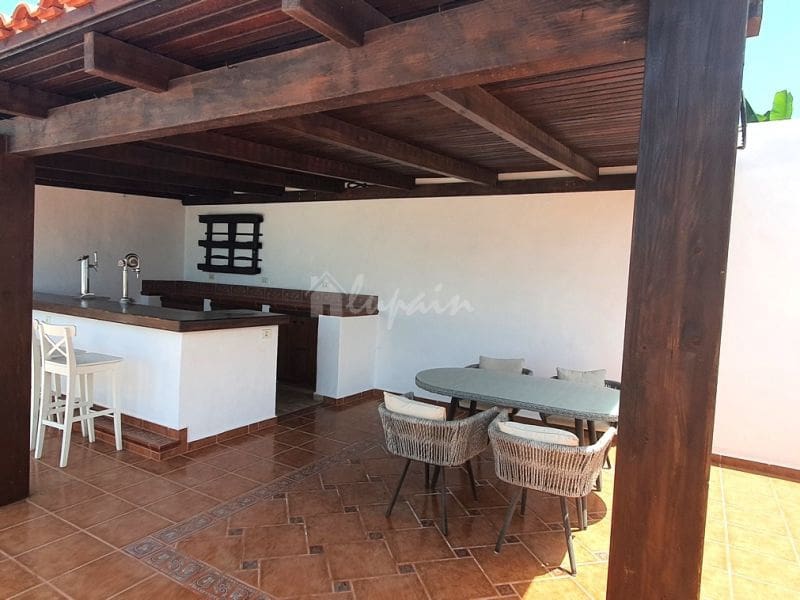 3 bedroom Villa for sale in Los Gigantes with pool - € 1,230,000 (Ref: 9337145)