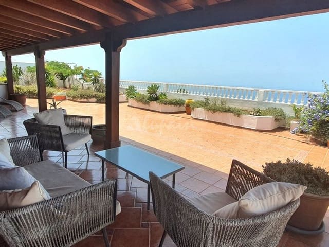 3 bedroom Villa for sale in Los Gigantes, Santiago del Teide with pool - € 1,230,000 (Ref: 9337145)