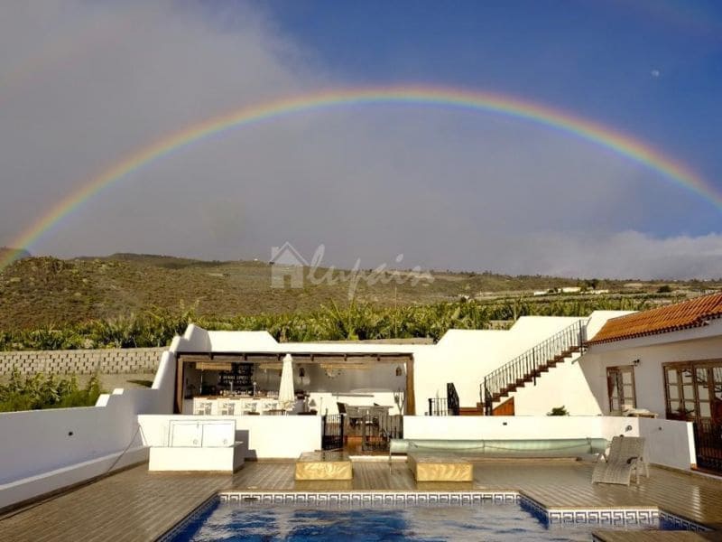 3 bedroom Villa for sale in Los Gigantes with pool - € 1,230,000 (Ref: 9337145)