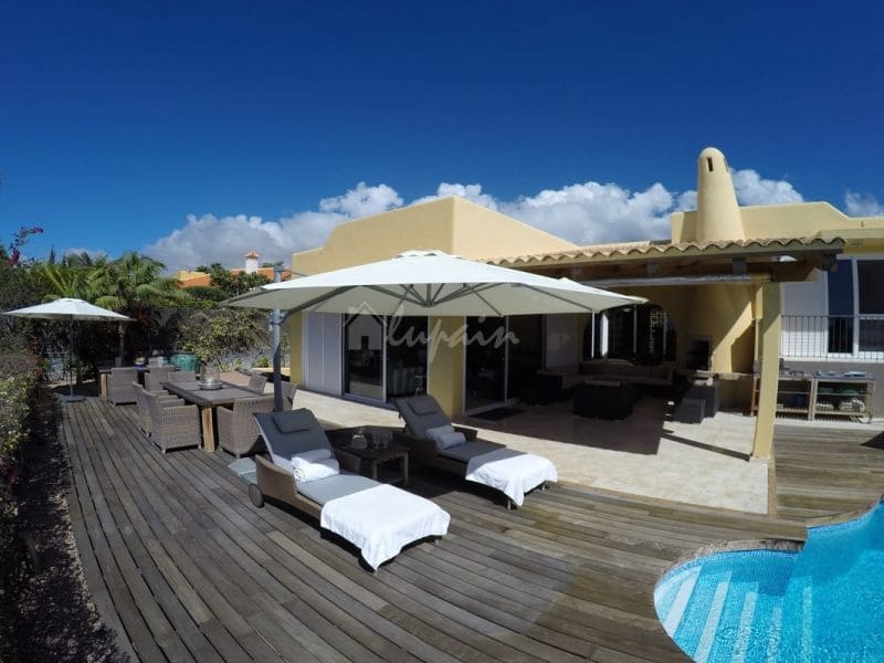 5 soveværelse Villa til salg i Costa Adeje med swimmingpool - € 2.350.000 (Ref: 9337147)