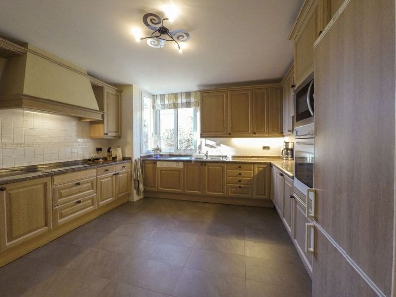 5 soveværelse Villa til salg i Costa Adeje med swimmingpool - € 2.350.000 (Ref: 9337147)