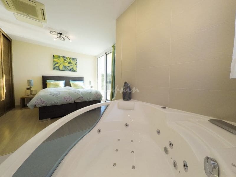 5 soveværelse Villa til salg i Costa Adeje med swimmingpool - € 2.350.000 (Ref: 9337147)