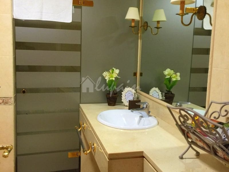 7 bedroom Villa for sale in Playa de las Americas with pool - € 3,000,000 (Ref: 9337155)