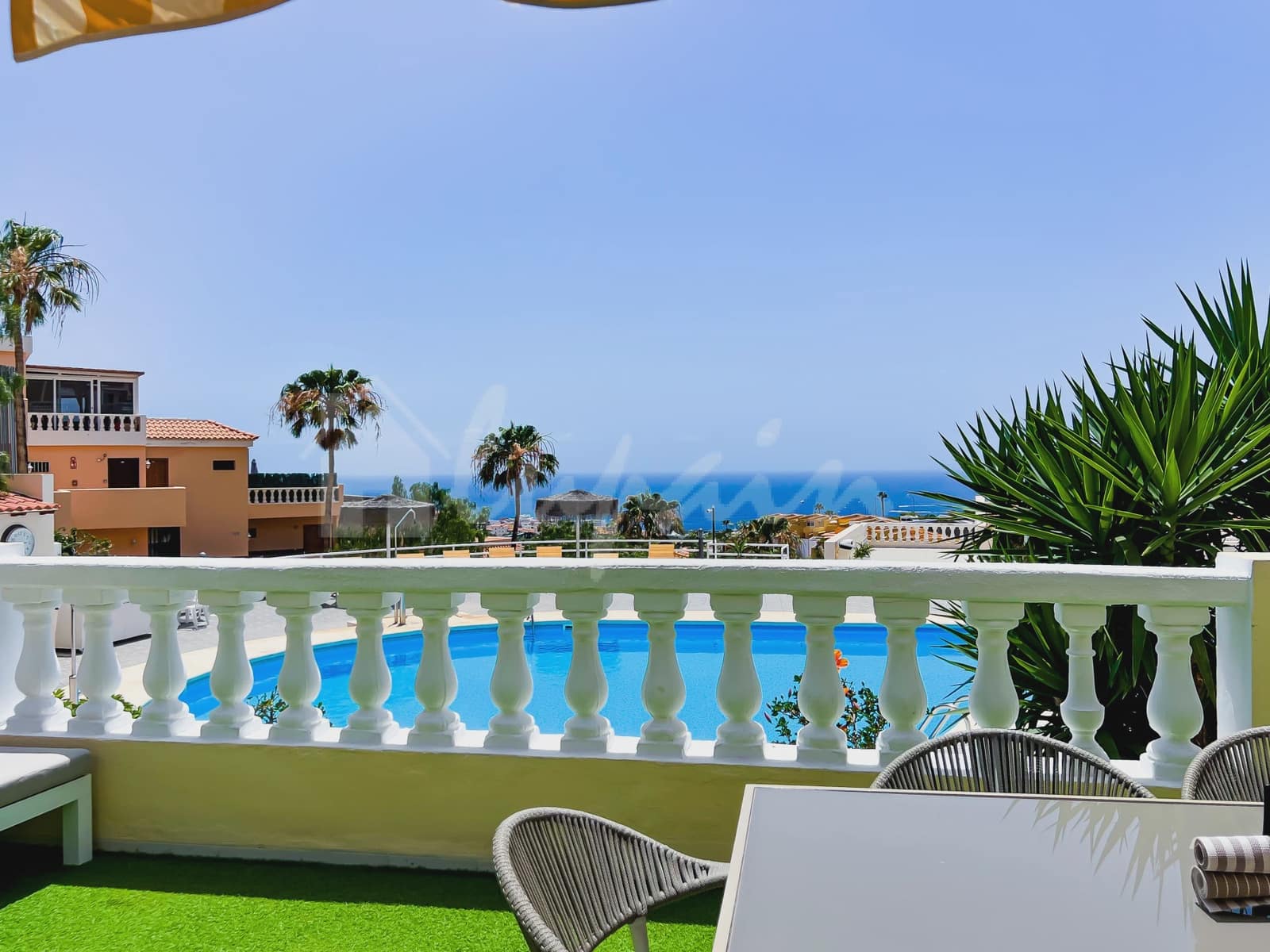 2 sovrum Lägenhet till salu i San Eugenio med pool - 490 000 € (Ref: 9341772)