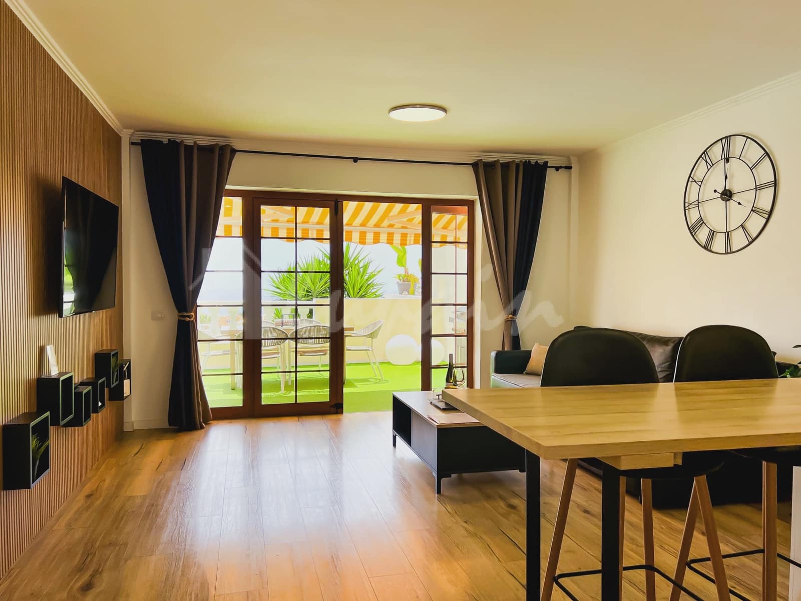 2 sovrum Lägenhet till salu i San Eugenio med pool - 490 000 € (Ref: 9341772)